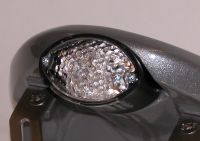 Micro Cat Eye LED Rückleuchte inkl. Kennzeichenbeleuchtung, Glas transparent - Größe ca. 68 mm x 42 mm
